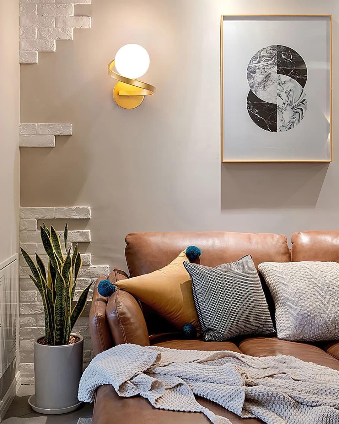Artistic Curved Glass Wall Sconce