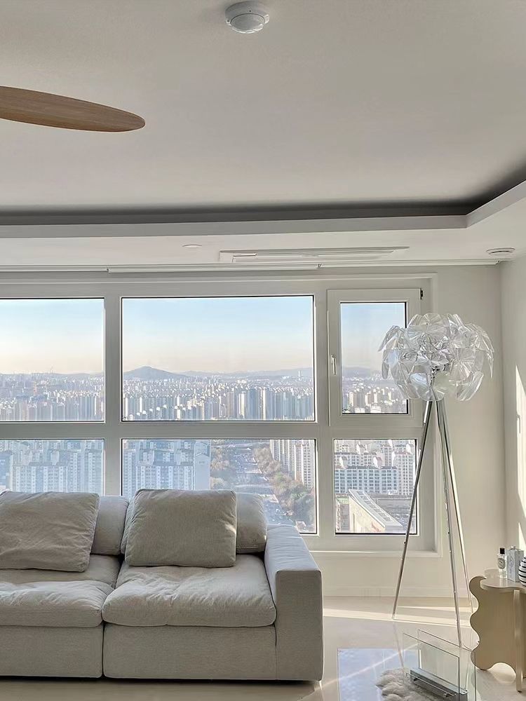 Modern Tripod Cone-Shaped Floor Lamp with Petals