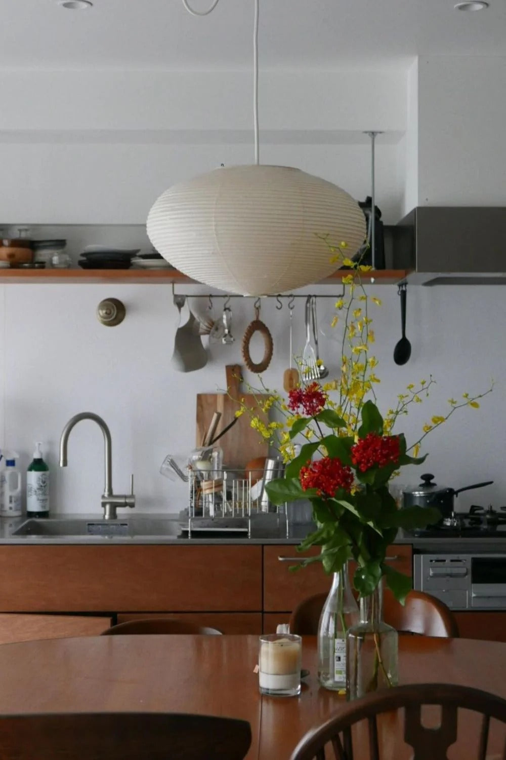 Japandi Ellipsoidal Parallel-Ribbed Pendant Light