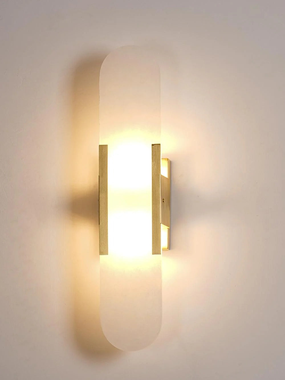 Minimalist Wall Sconce – Rounded Rectangular Shade