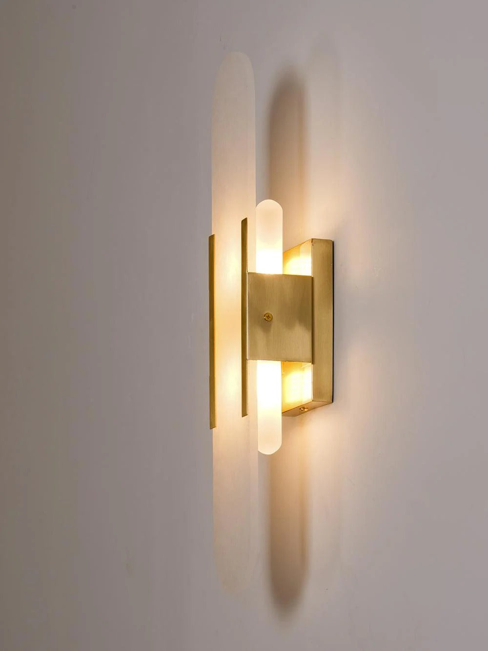 Minimalist Wall Sconce – Rounded Rectangular Shade