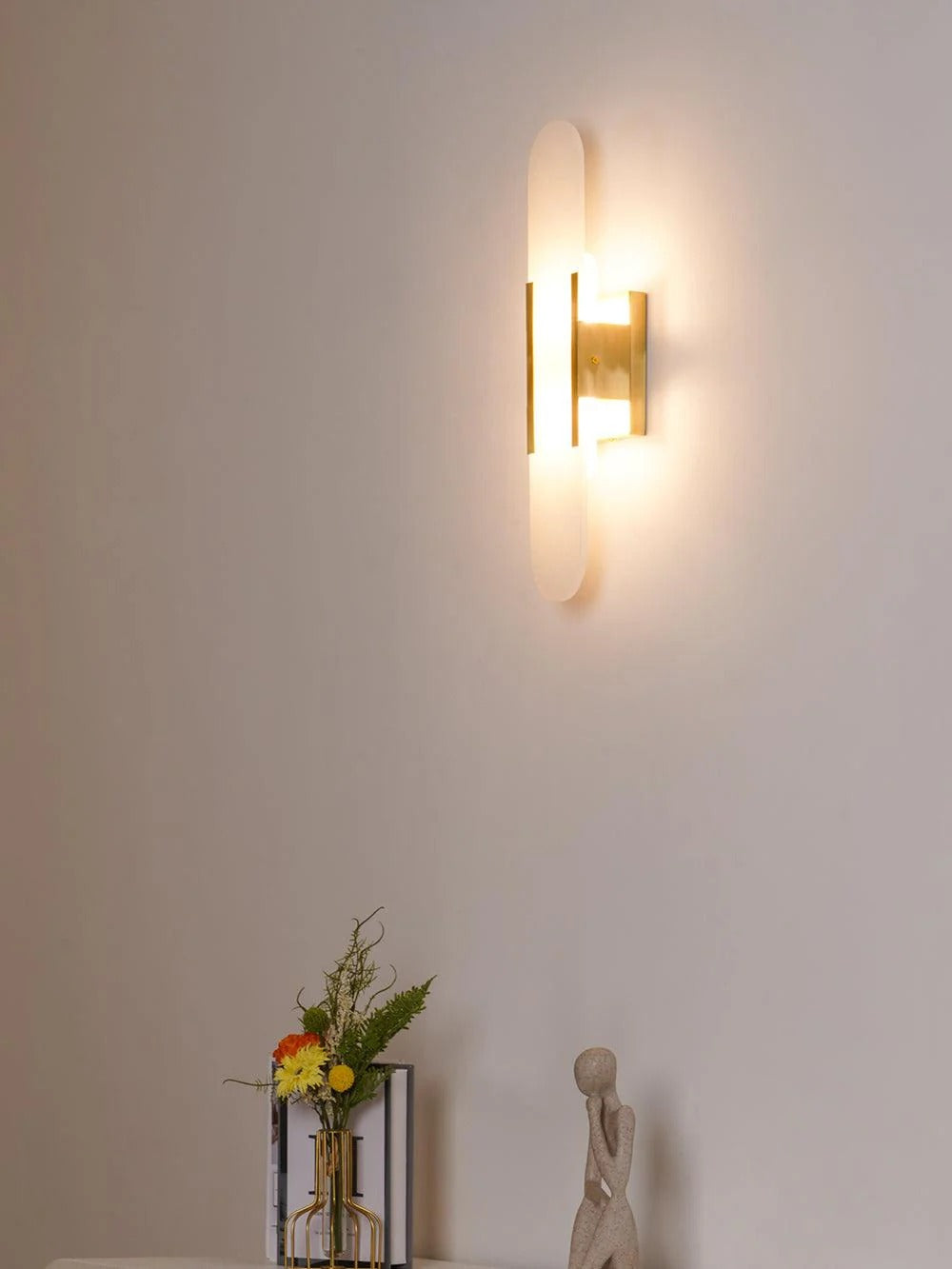 Minimalist Wall Sconce – Rounded Rectangular Shade