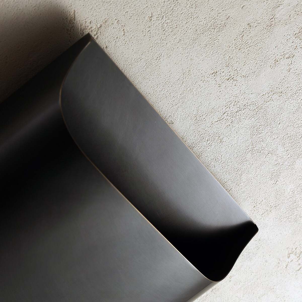 Art Deco Wall Sconce Featuring Smooth Contour