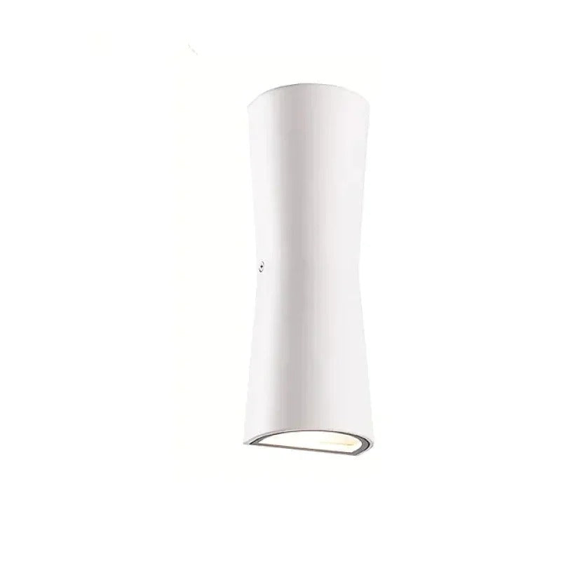Minimalist Outdoor Wall Lamp – Torch Metal Design, Weather-Resistant