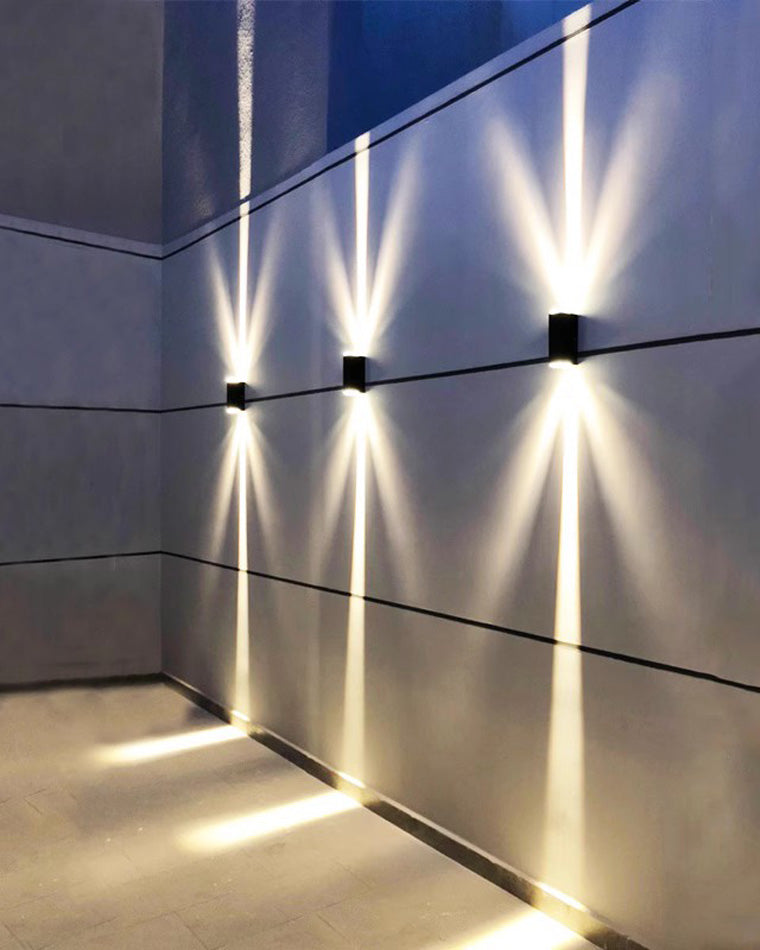 Minimalist Outdoor Wall Lamp – Black, Steady Up & Down Light