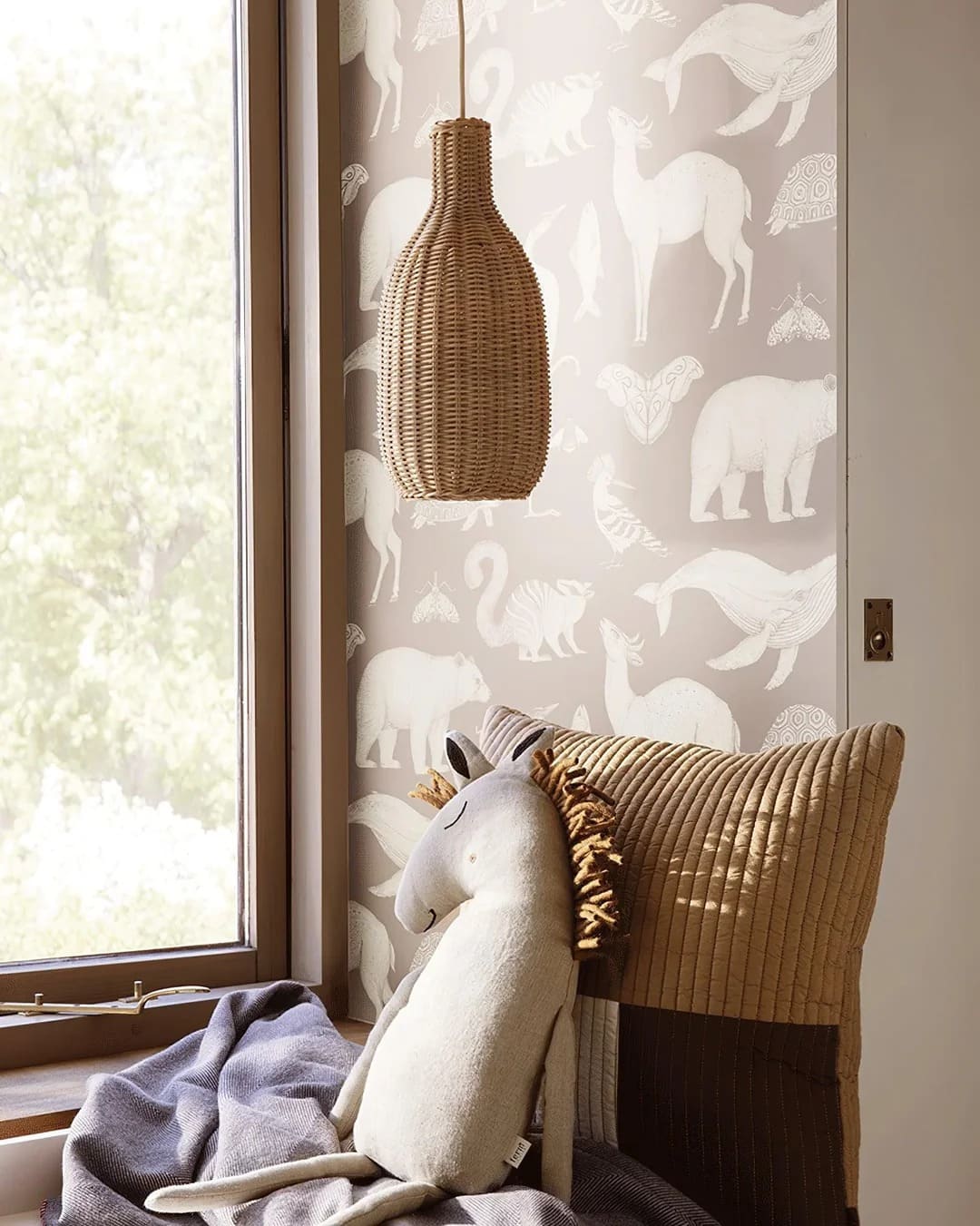 Boho Pendant Light with Interwoven Dome Design