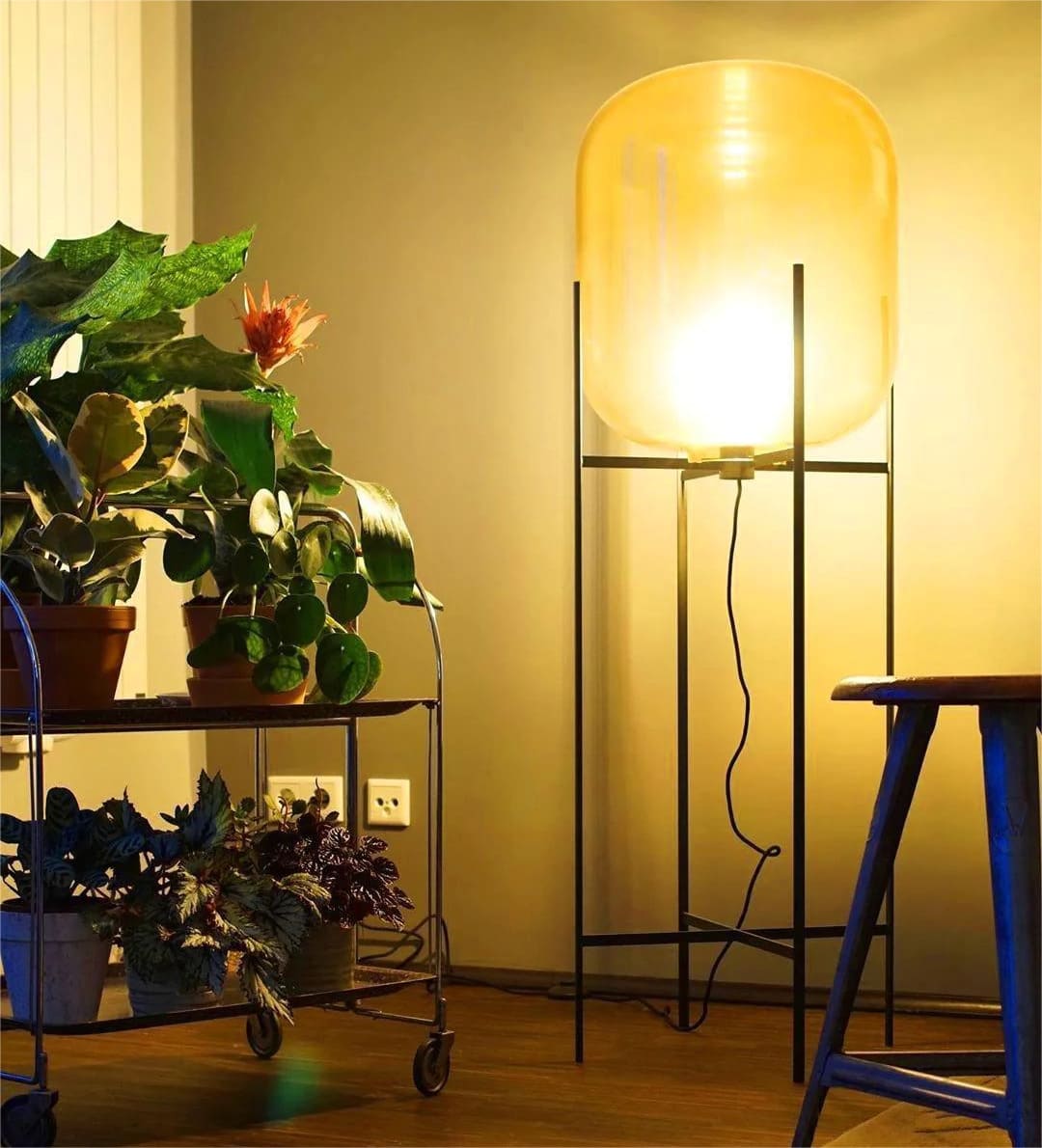 Minimalist Floor Lamp with Cylindrical Silhouette
