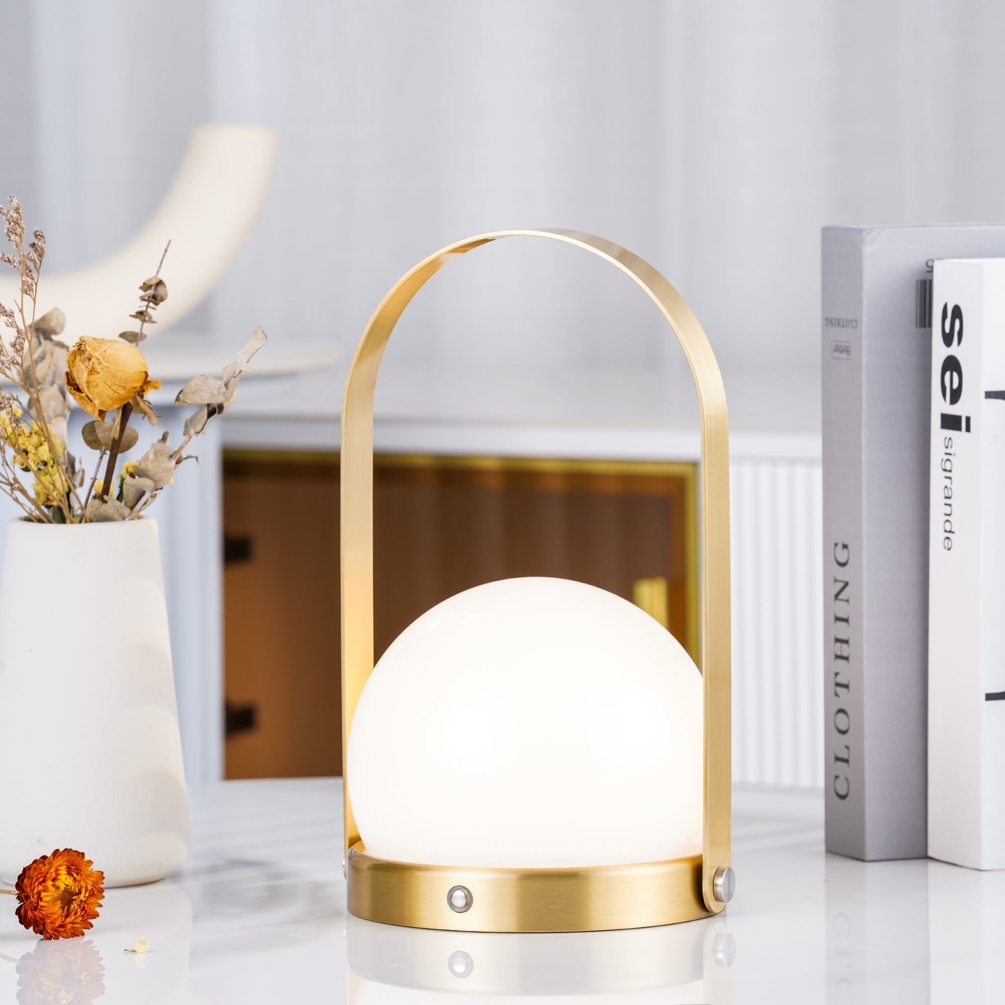 Minimalist Spherical – Cordless LED Table Lamp