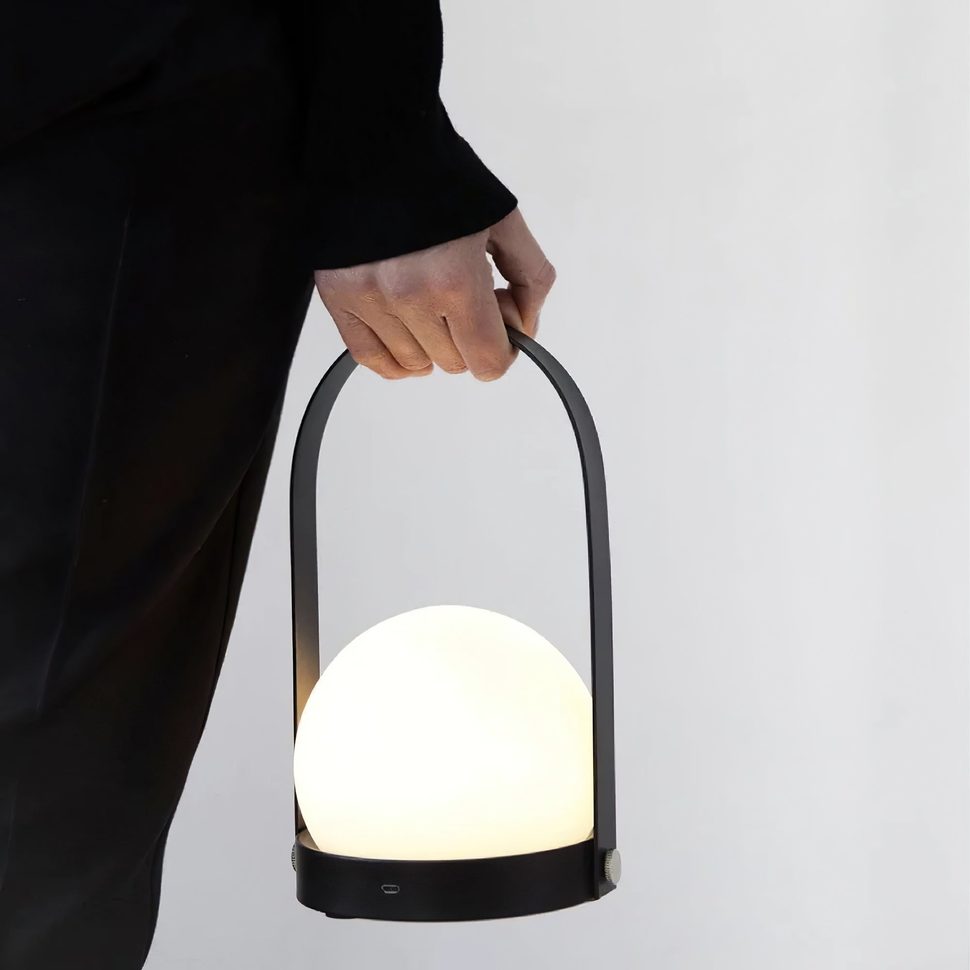 Minimalist Spherical – Cordless LED Table Lamp