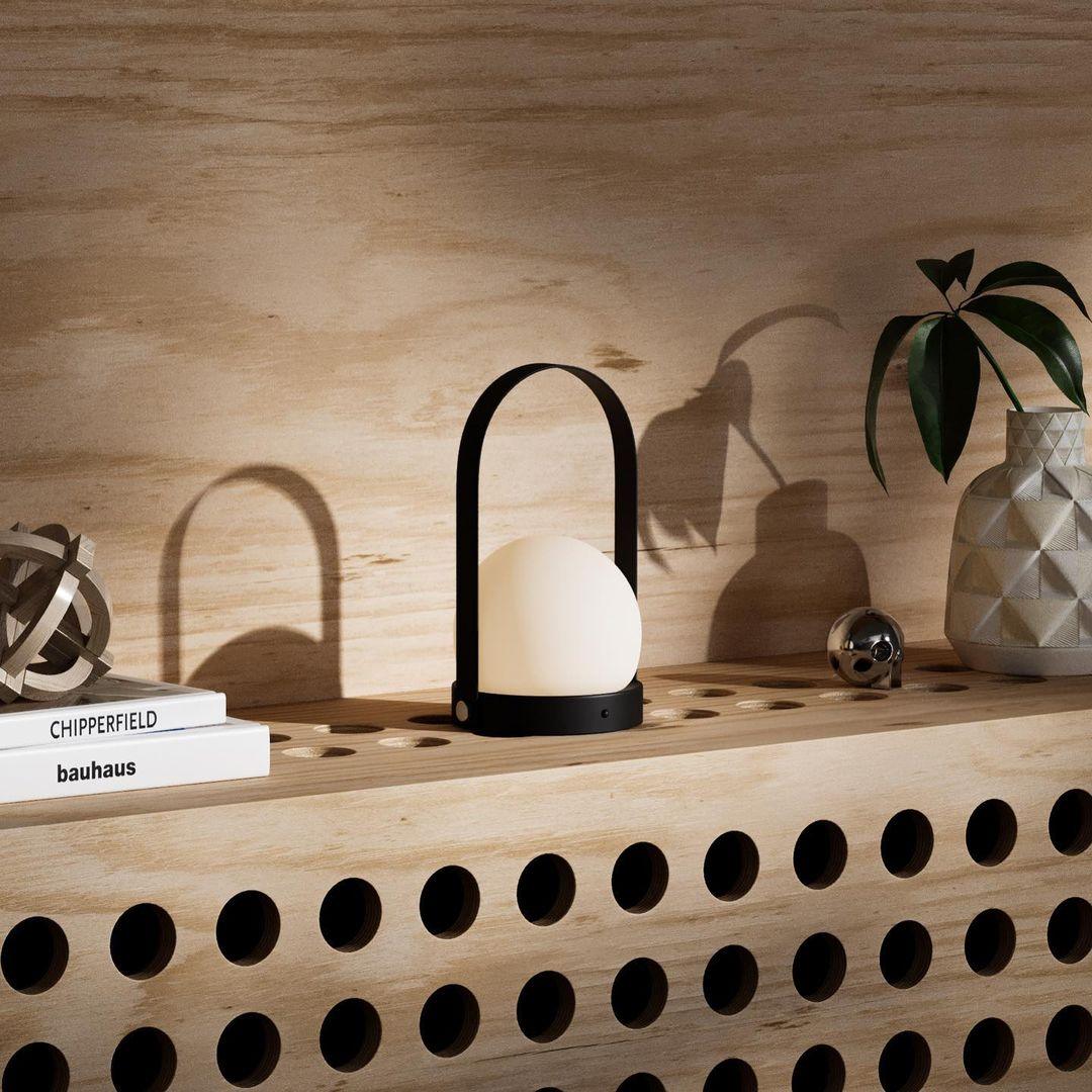 Minimalist Spherical – Cordless LED Table Lamp