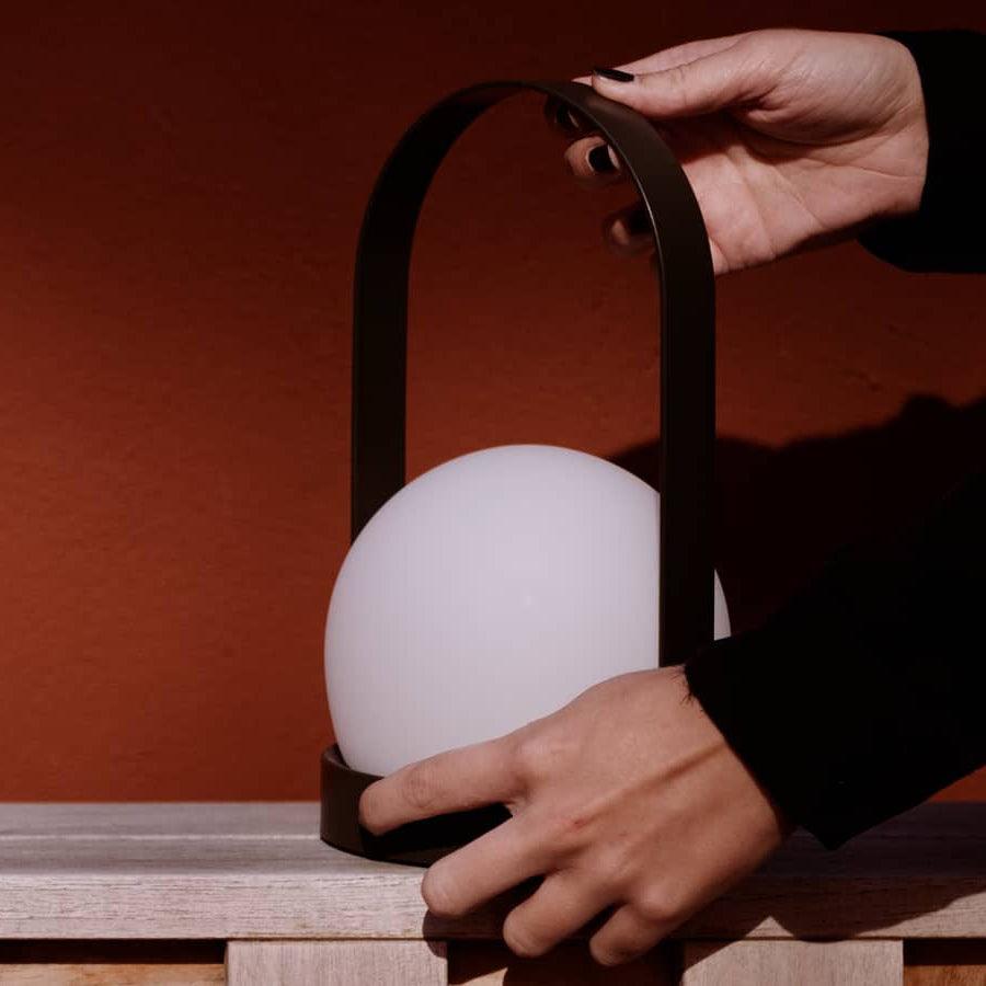 Minimalist Spherical – Cordless LED Table Lamp