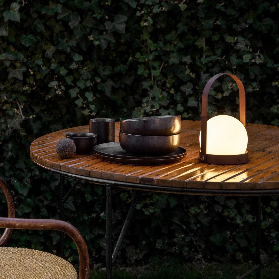 Minimalist Spherical – Cordless LED Table Lamp