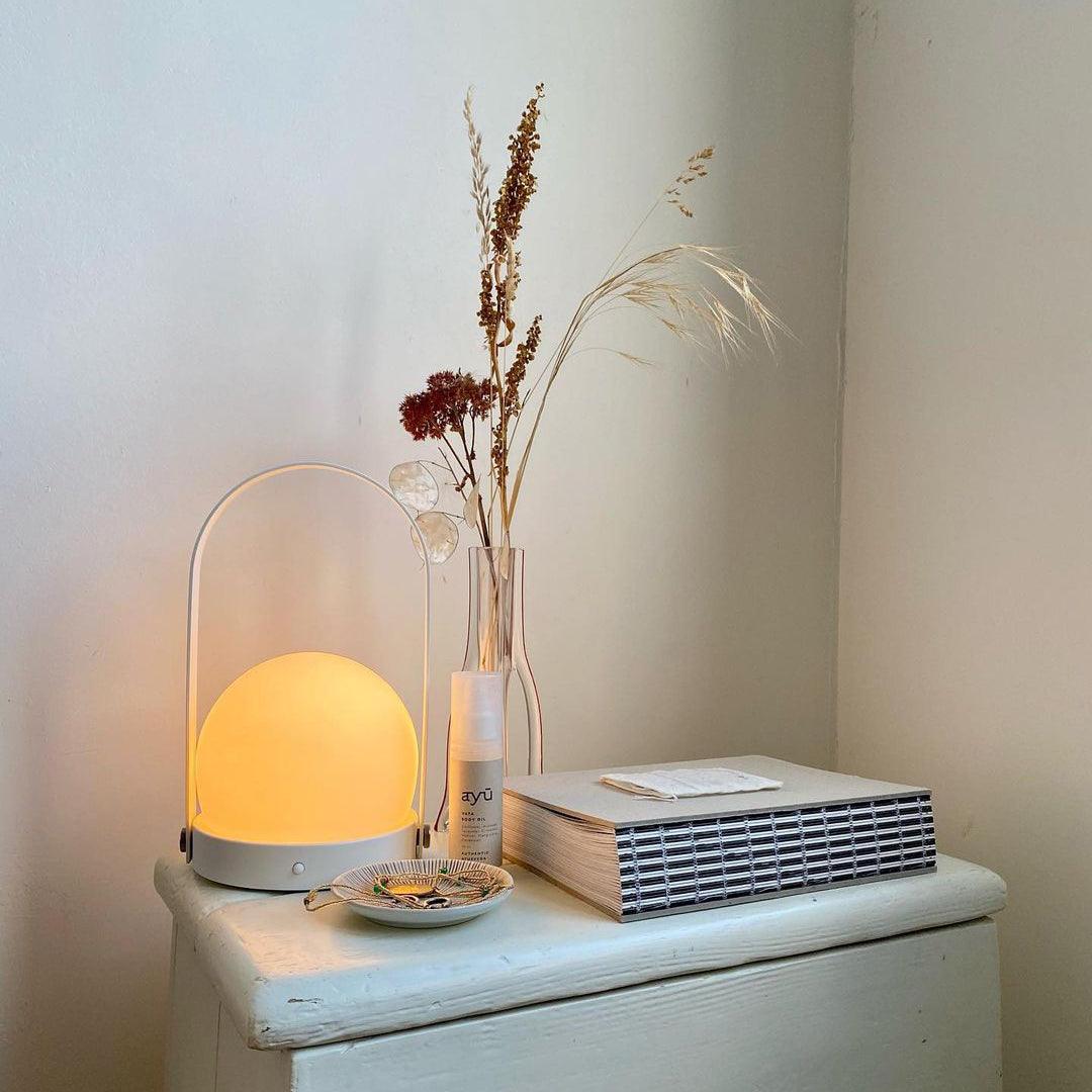 Minimalist Spherical – Cordless LED Table Lamp