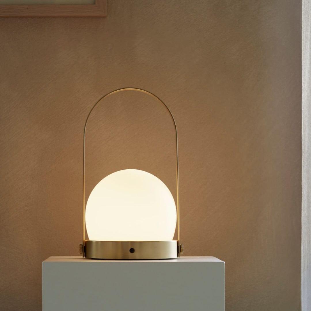 Minimalist Spherical – Cordless LED Table Lamp