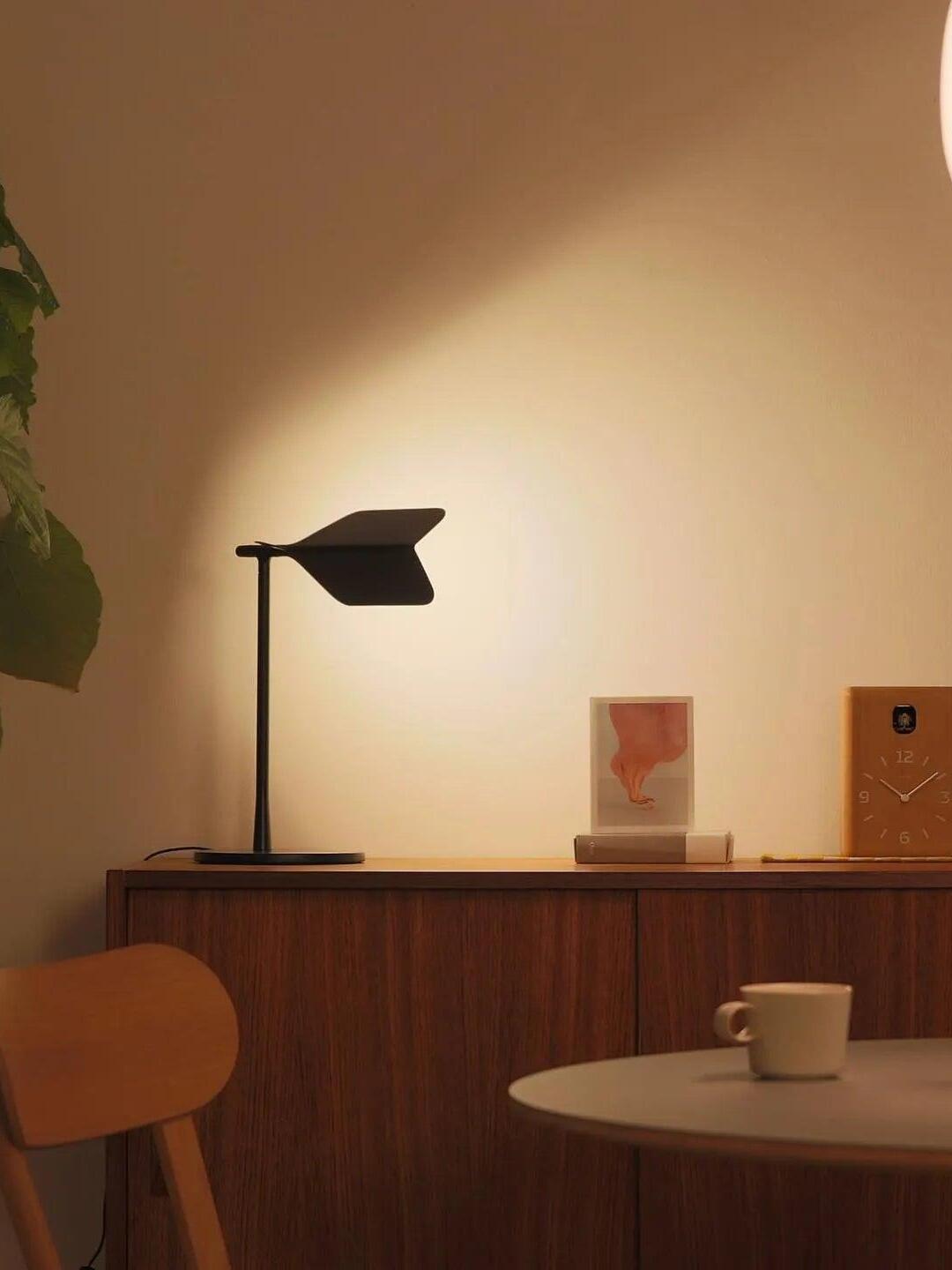 Minimalist LED Table Lamp with Rectangular Shade
