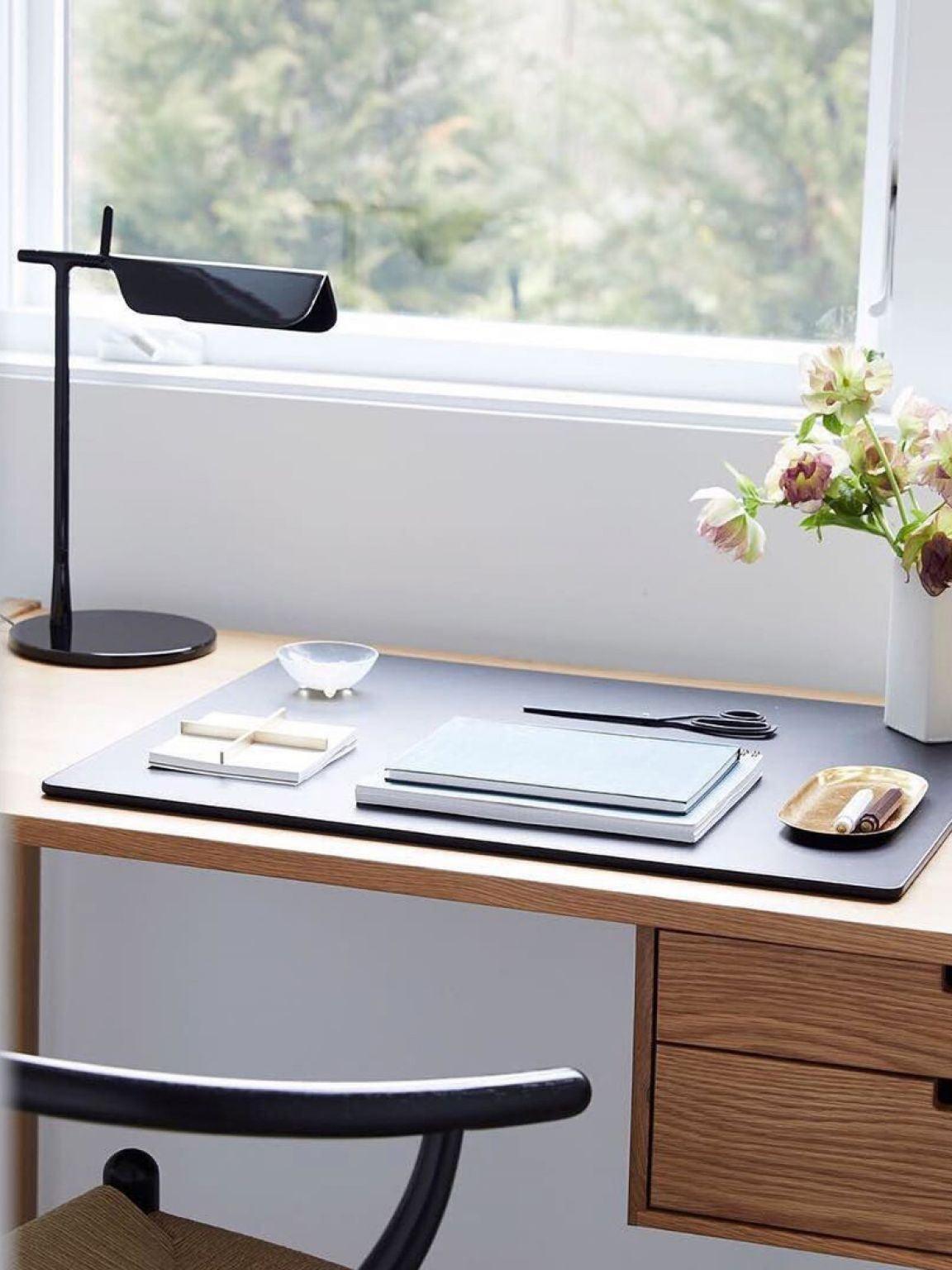 Minimalist LED Table Lamp with Rectangular Shade