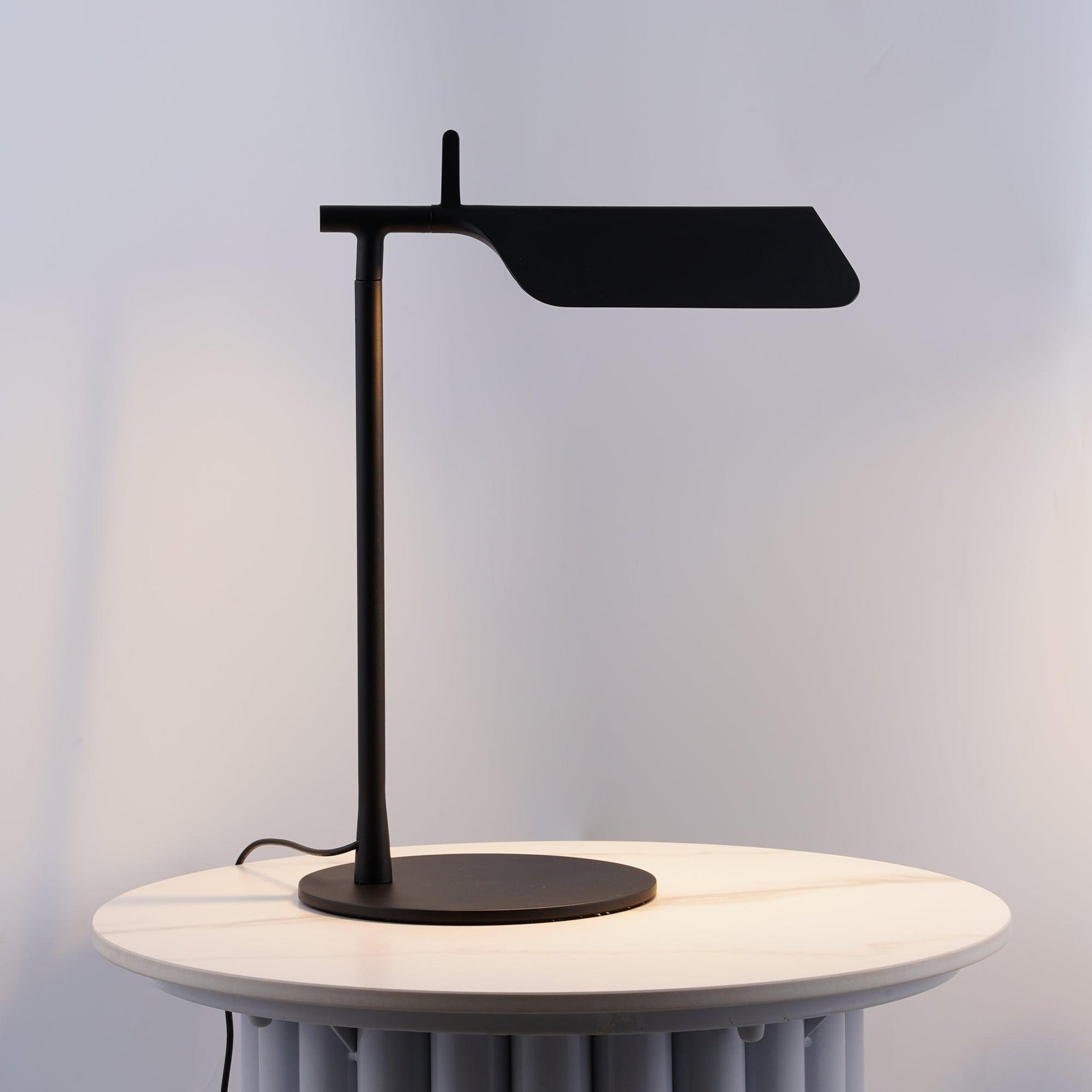 Minimalist LED Table Lamp with Rectangular Shade