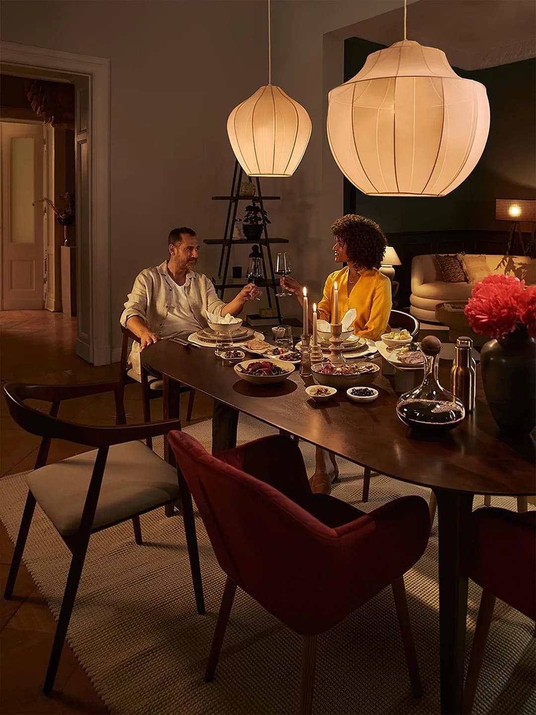 Sophisticated Mesh Pendant Light with Sleek Design