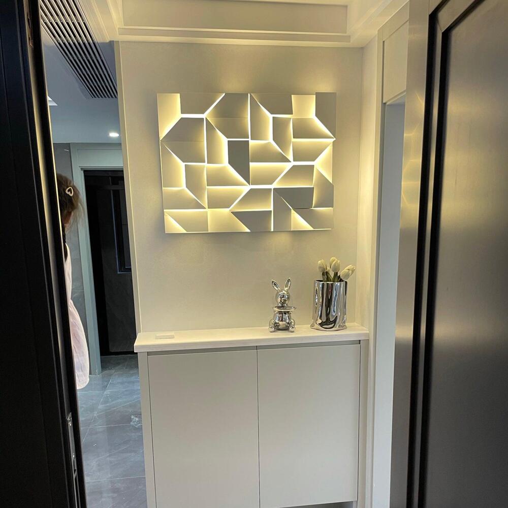 Stylish Italian Wall Sconce – Modern LED Design
