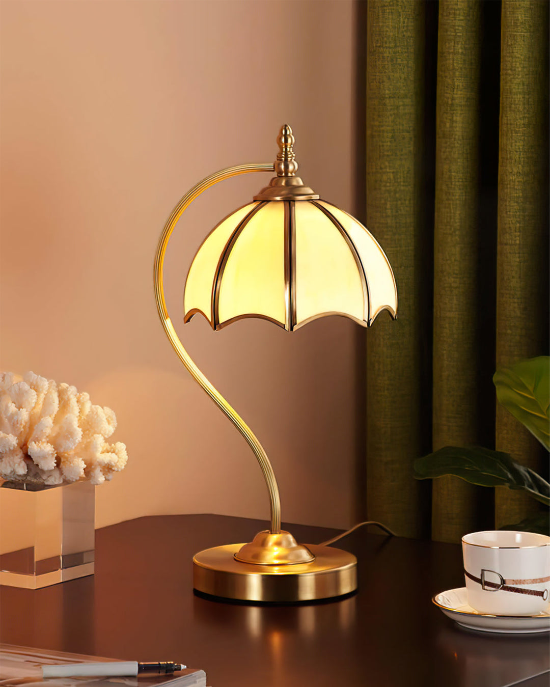 Vintage Table Lamp – Curved Relief Dome Shade