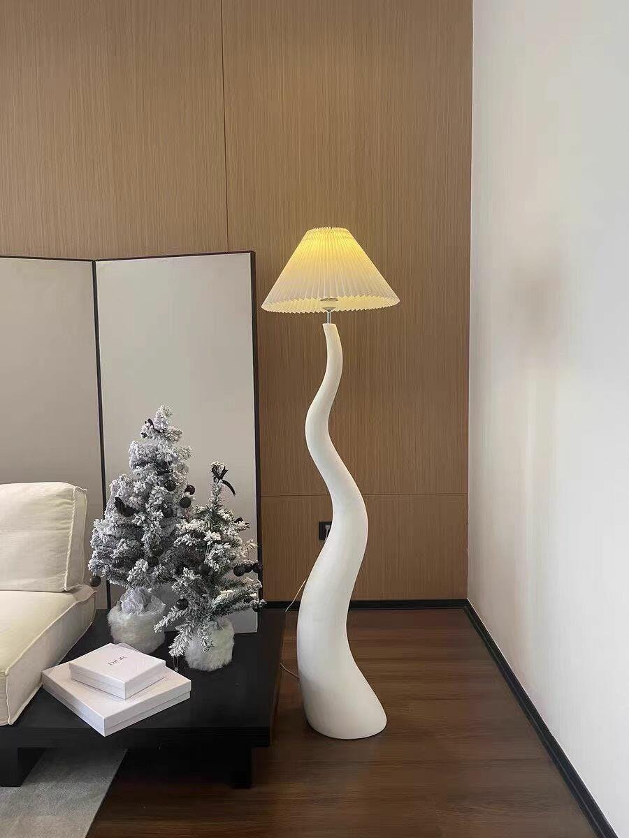 Minimalist Floor Lamp with Twisting Column Design