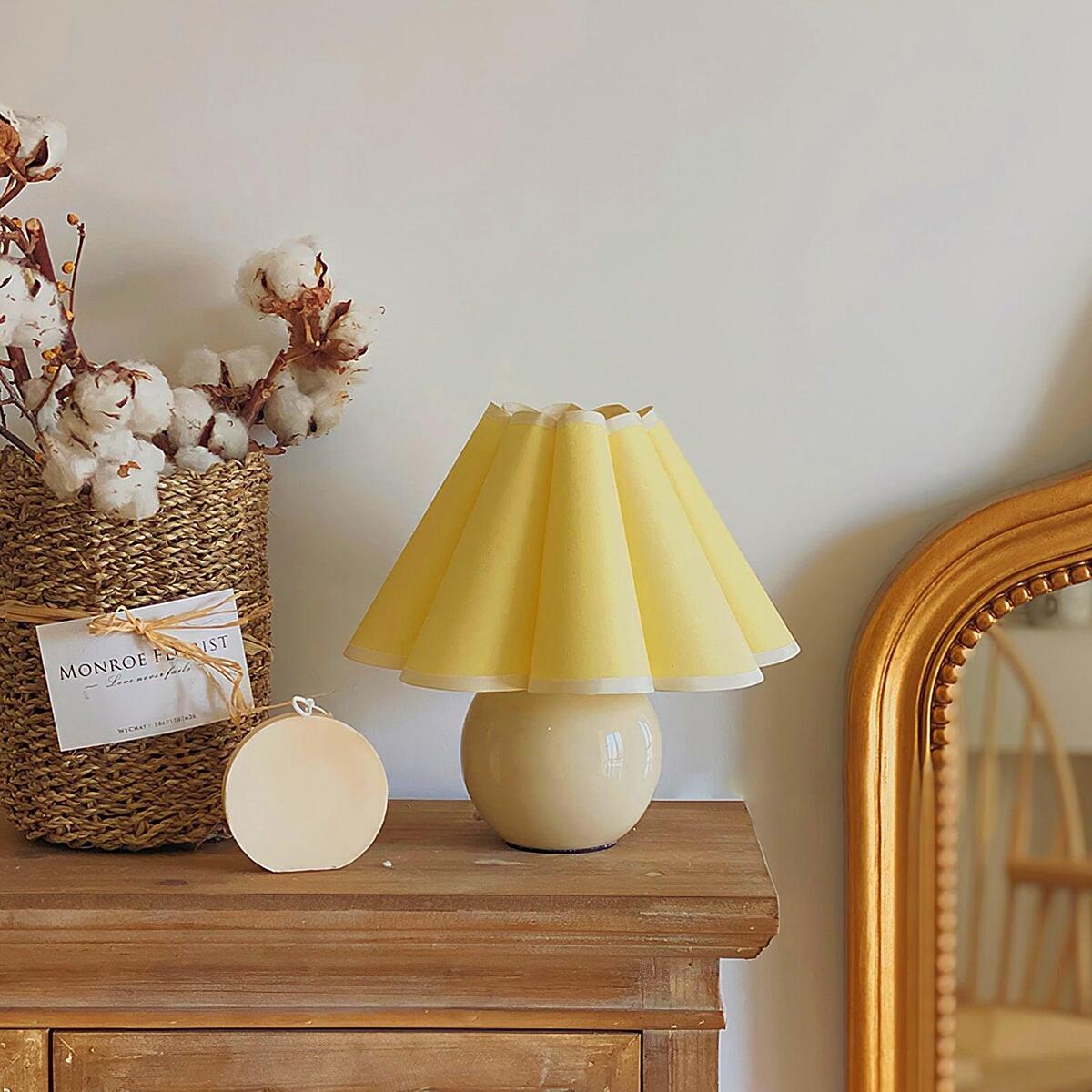 Vintage Plaid Table Lamp – Pleated Linen Shade