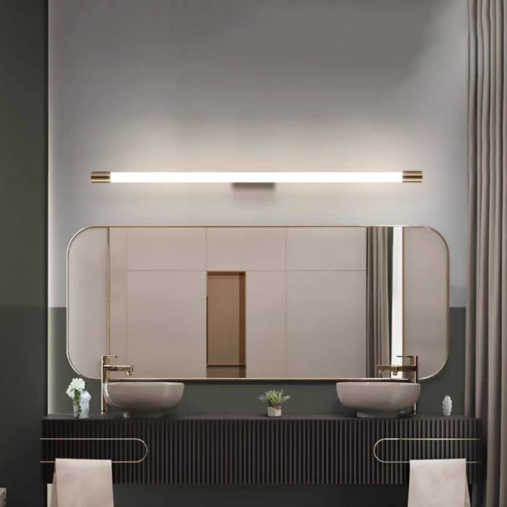 Golden Minimalist Wall Lamp for Modern Spaces