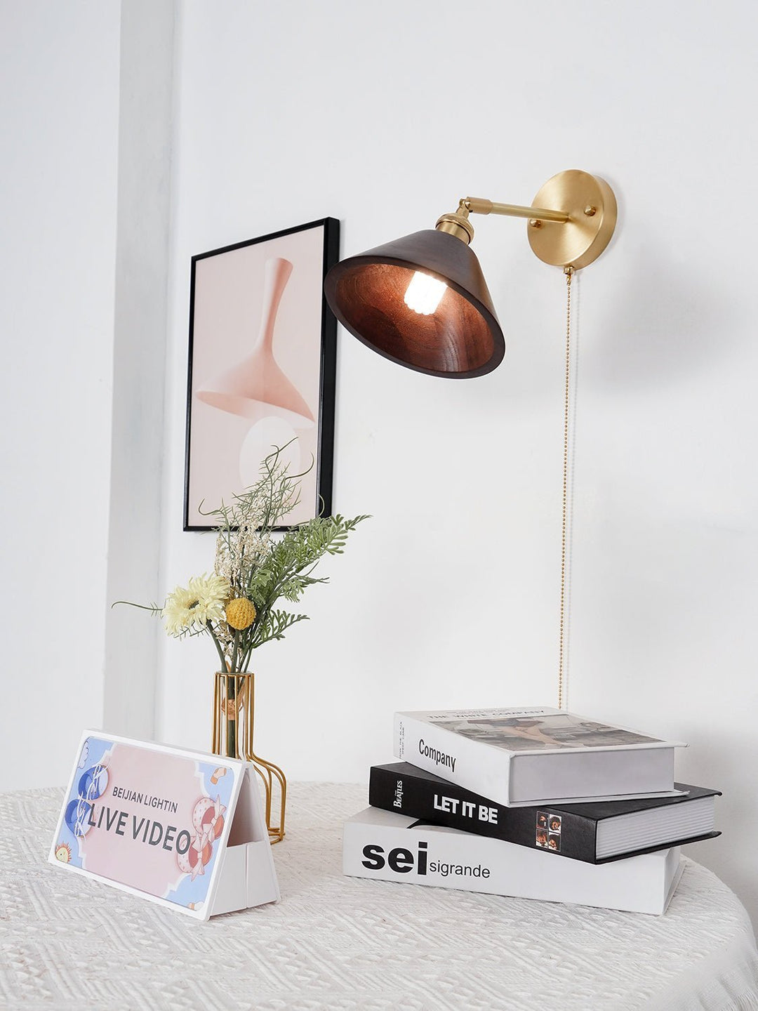 Mid-Century Wall Light – Brass & Walnut Design