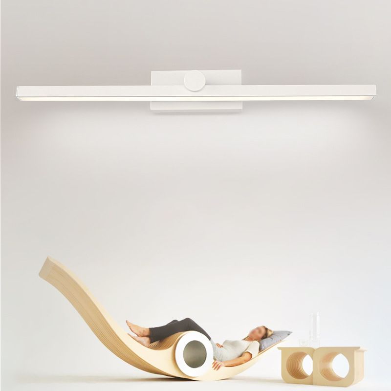 Minimalist Wall Lamp & Modern Bathroom Elegance
