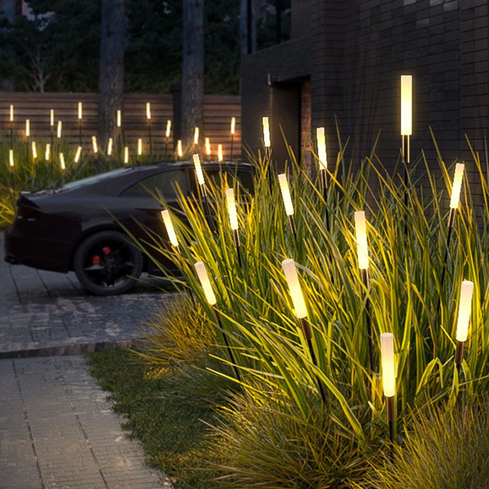 Modern Outdoor Landscape Light – Black/White