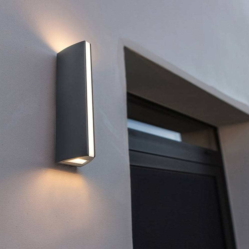 Modern Triangular Prism Metal Outdoor Wall Lamp for Courtyard or Balcony