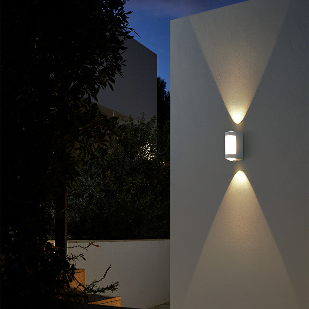 Modern Up Down Acrylic Outdoor Wall Lamp with Double Head LED Lighting