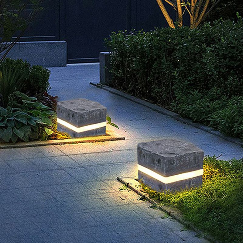 Outdoor Garden Ornament Light: Layered-Accent