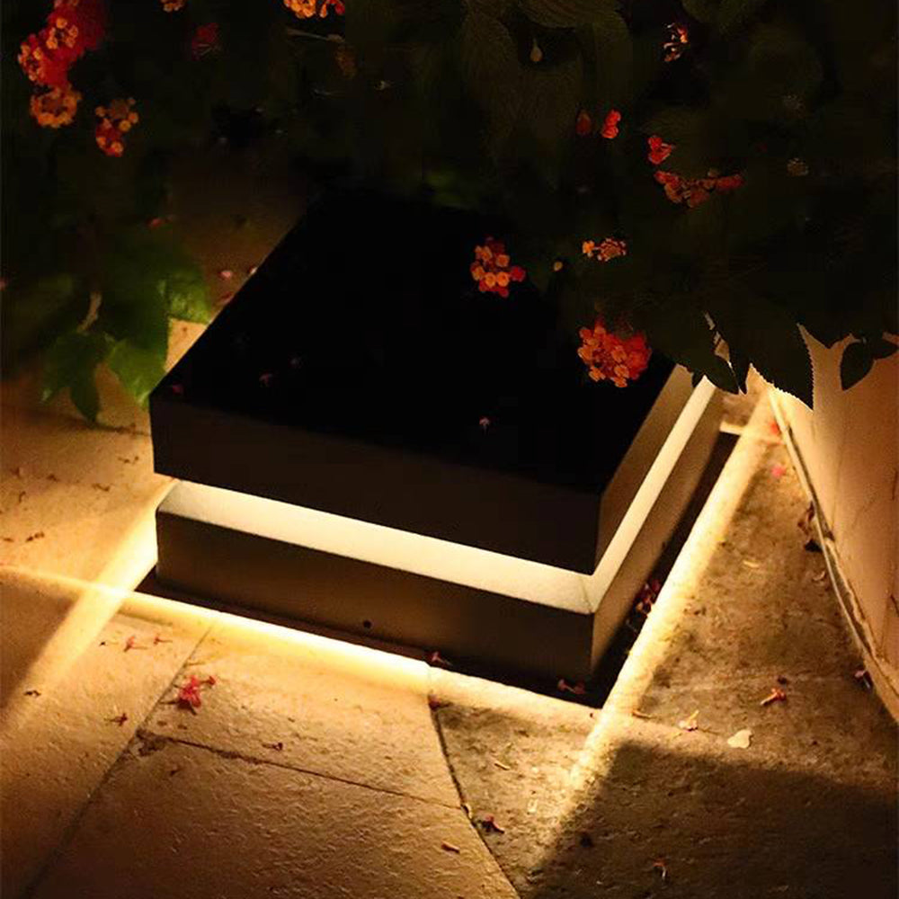 Outdoor Modern-Black Metal Post&Pier-Mount Light