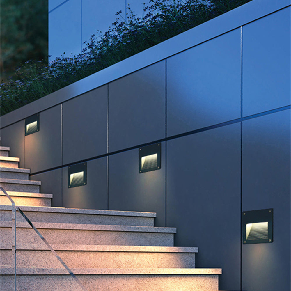 Outdoor Modern Motion-Sensing Step-Deck Light