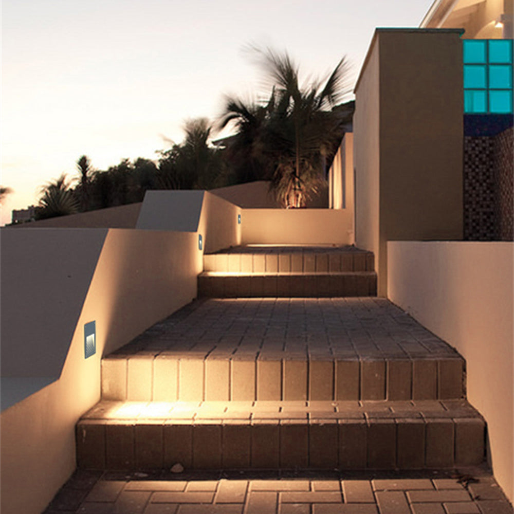 Outdoor Modern Motion-Sensing Step-Deck Light