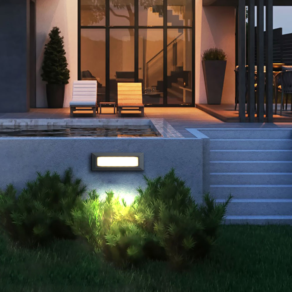 Outdoor Motion-Sensing Step & Deck Light