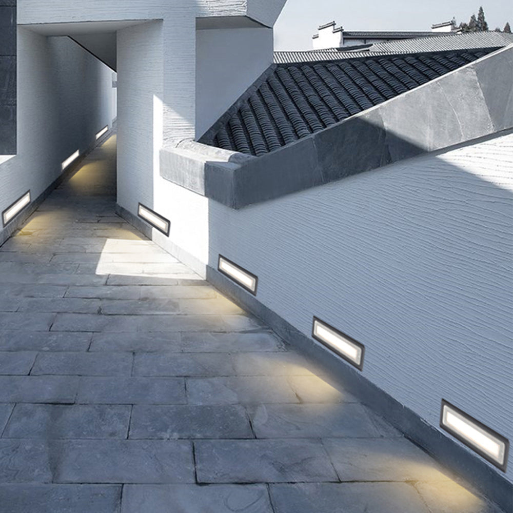 Outdoor Recessed Step-Deck Light, Warm Glow