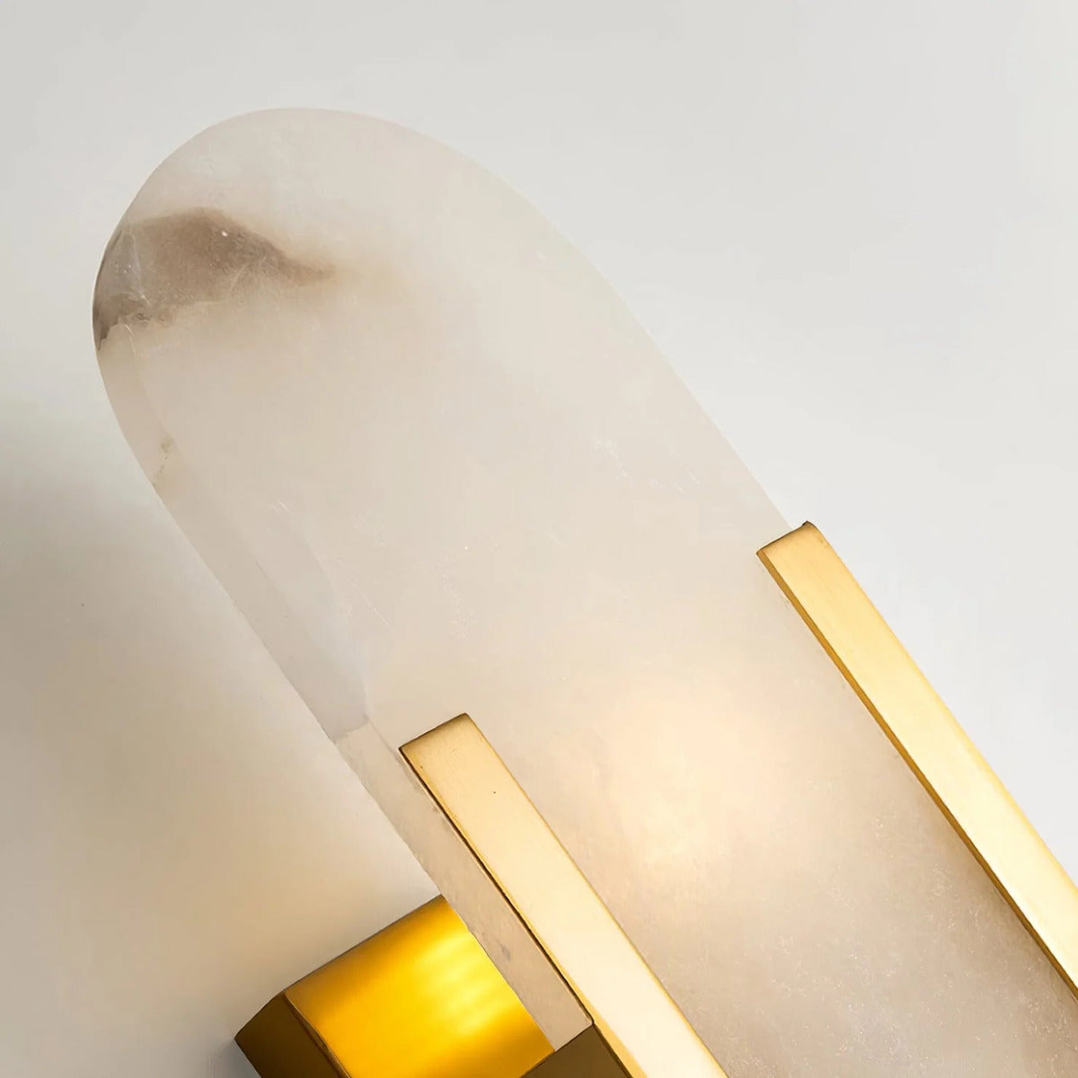 Alabaster & Marble Wall Lamp – Modern Design & Brass Accents