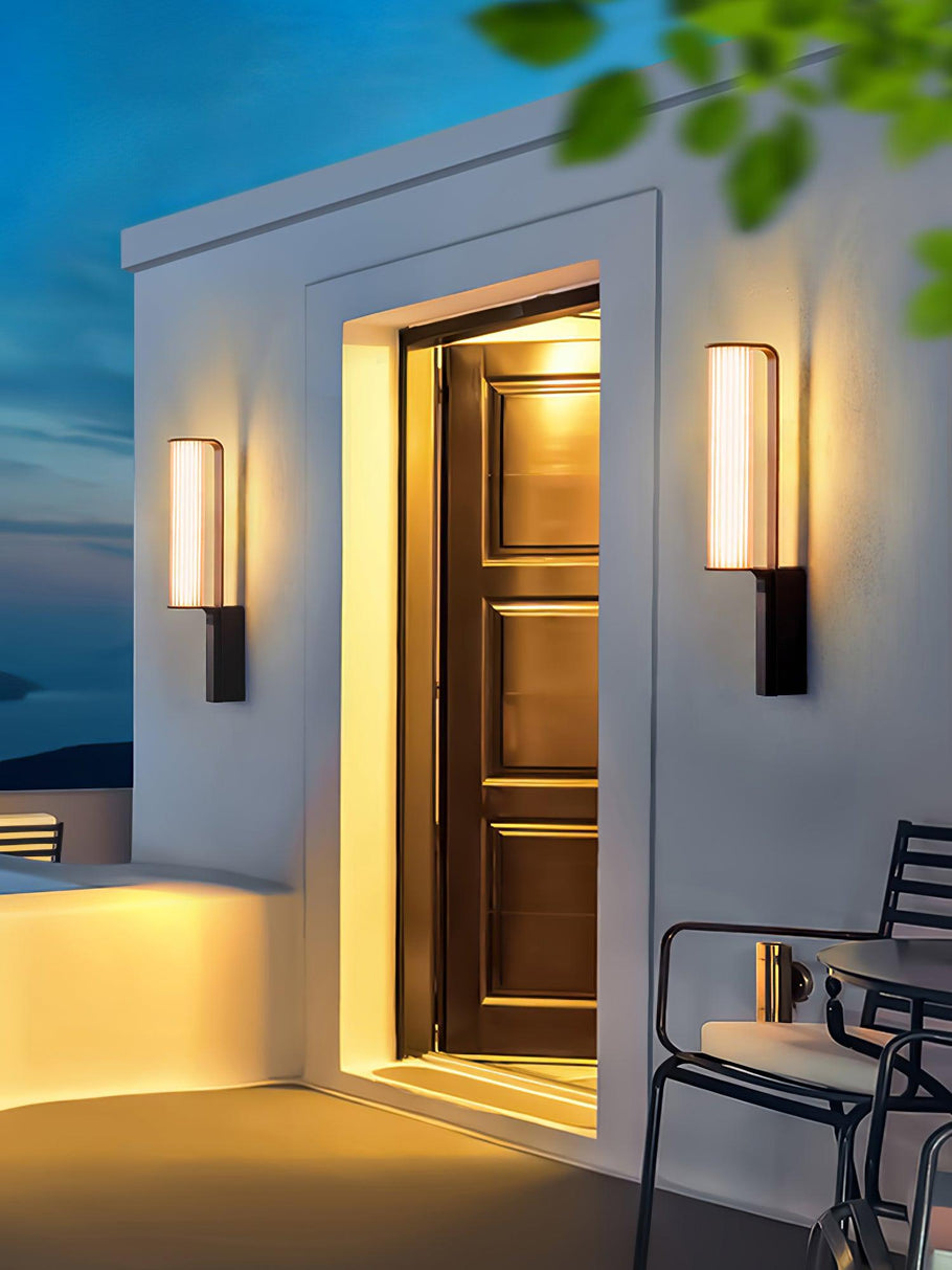 Contemporary Arc Outdoor LED Wall Light – Sleek Waterproof Design