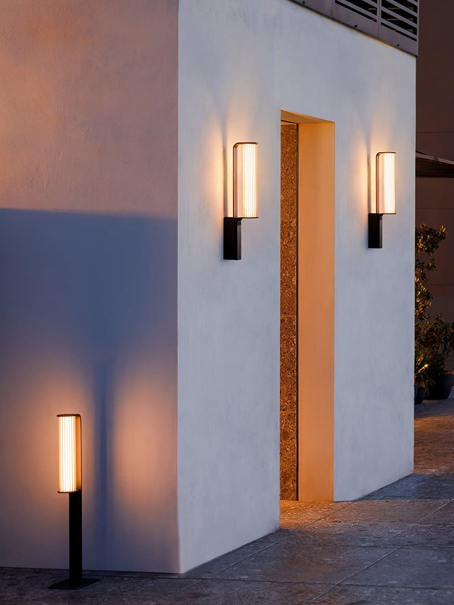 Contemporary Arc Outdoor LED Wall Light – Sleek Waterproof Design