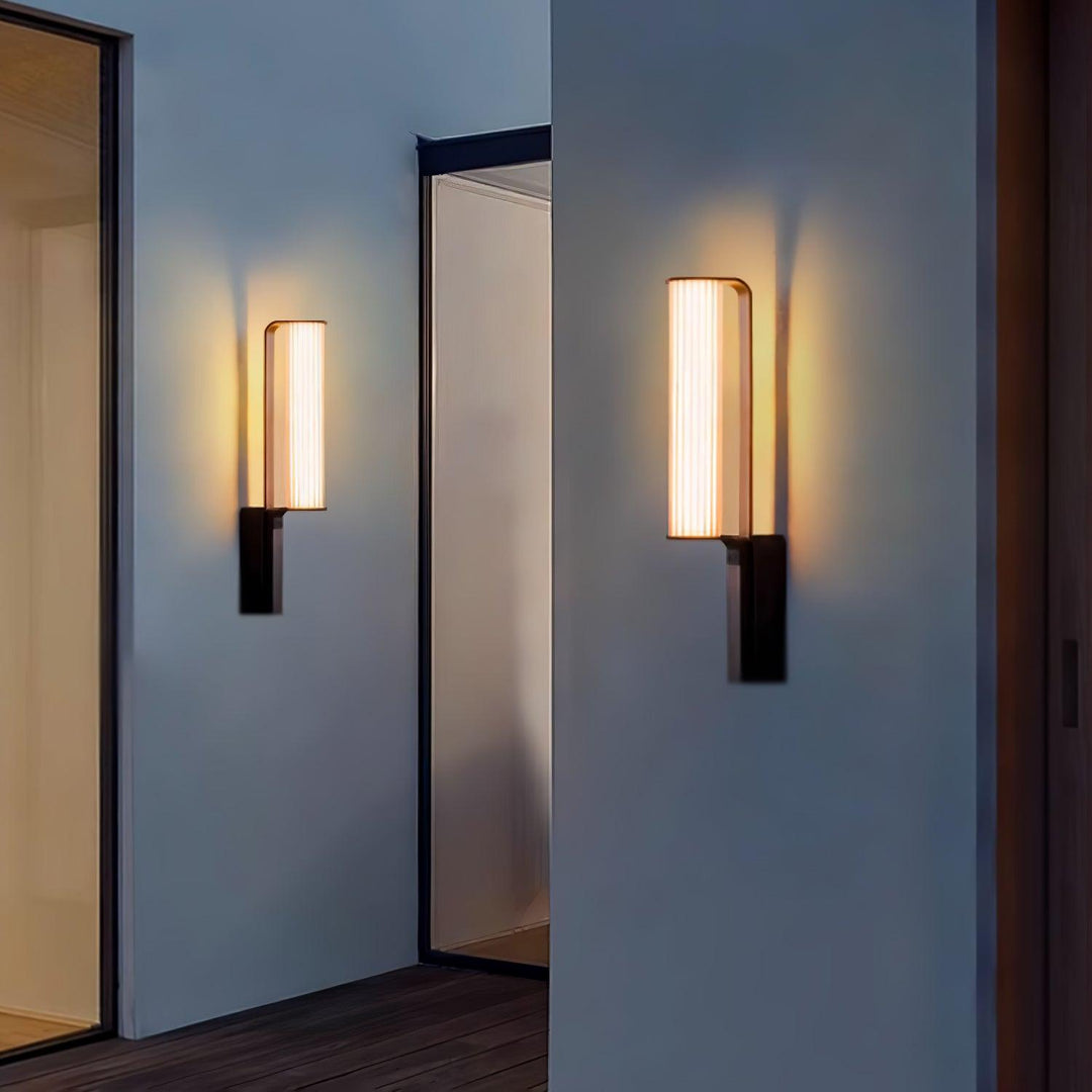 Contemporary Arc Outdoor LED Wall Light – Sleek Waterproof Design