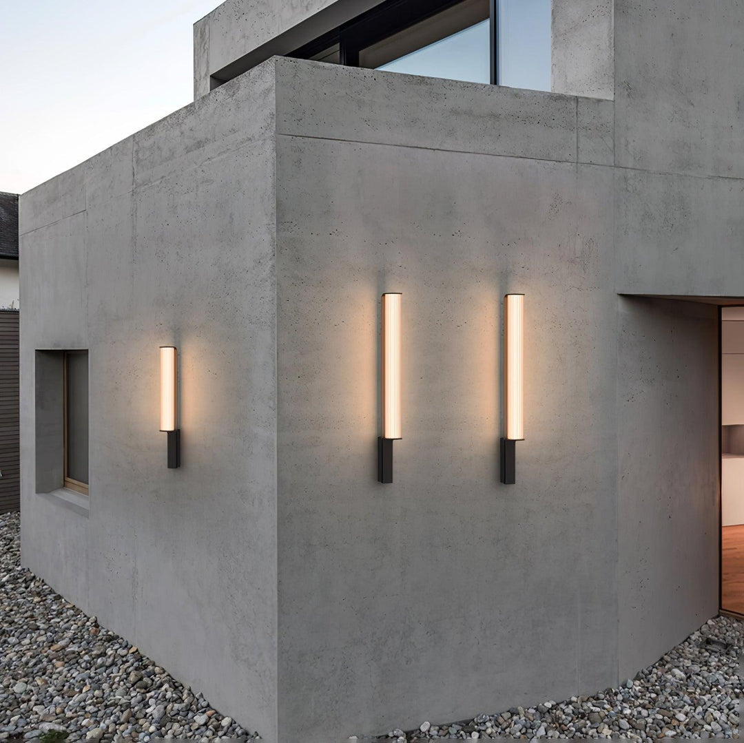 Contemporary Arc Outdoor LED Wall Light – Sleek Waterproof Design