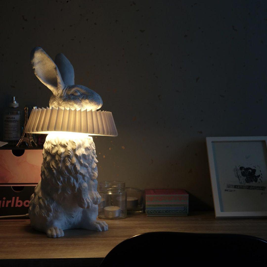 Creative Rabbit Lamp – Modern Artistic Home Decor