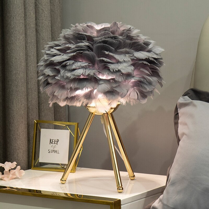 Elegant Feather Tripod Lamp – Luxurious Bedroom Lighting