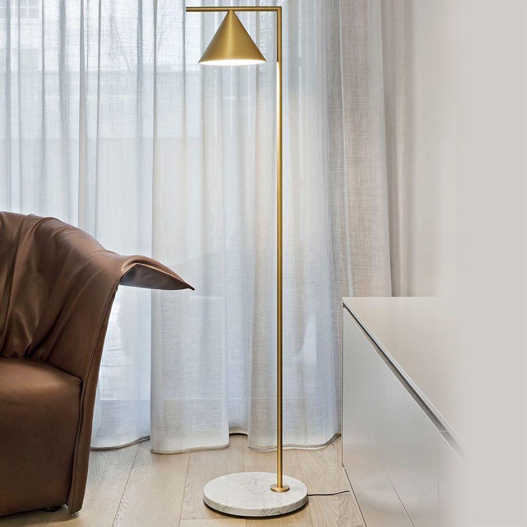 Elegant Floor Lamp – Marble Base & Sleek Design
