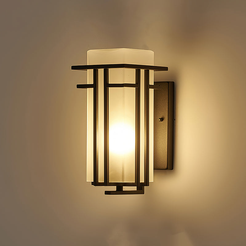 Elegant Outdoor Wall Lantern – Traditional Design, LED Lighting