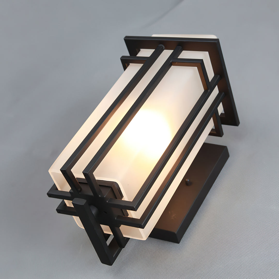 Elegant Outdoor Wall Lantern – Traditional Design, LED Lighting