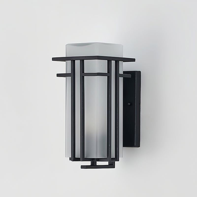 Elegant Outdoor Wall Lantern – Traditional Design, LED Lighting