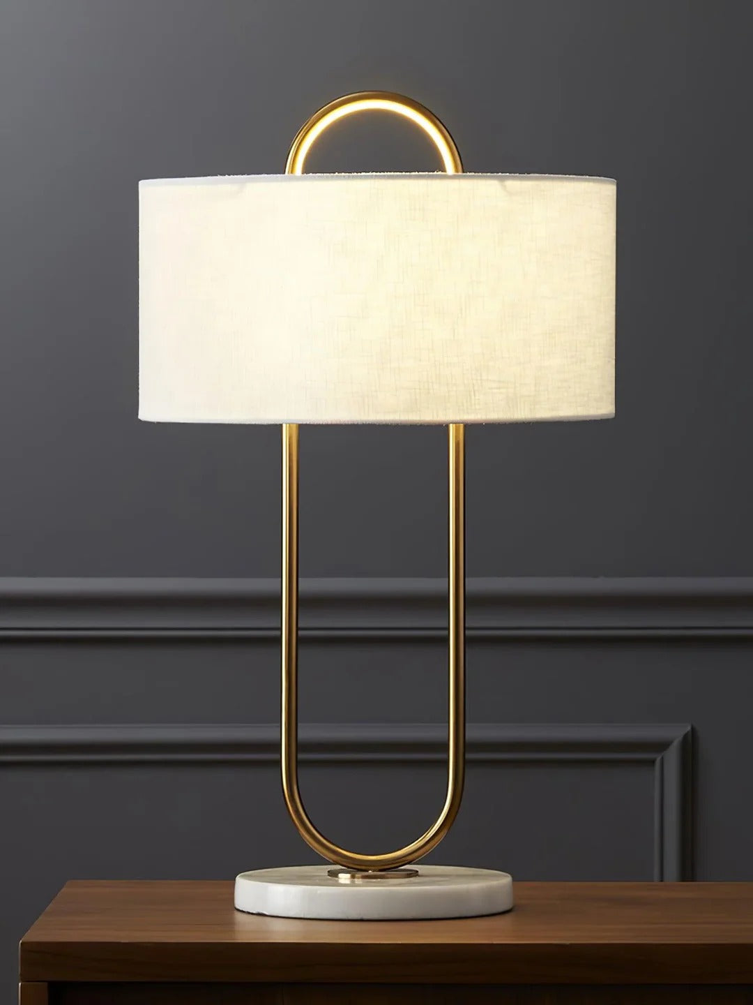 High-Gloss Modern Table Lamp – Sleek Gold Design